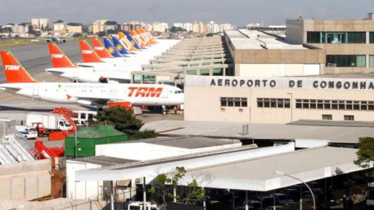 Mais de 400 voos são cancelados em SP por causa de ventos acima de 90 km/h Mais de 400 voos são cancelados em SP por causa de ventos acima de 90 km/h