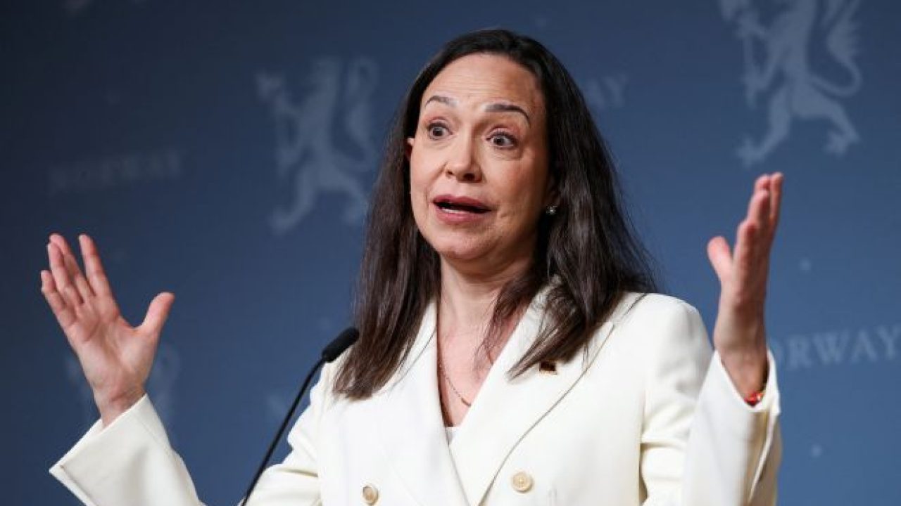Venezuelana ganhadora do Nobel diz querer transição pacífica após Maduro Venezuelana ganhadora do Nobel diz querer transição pacífica após Maduro