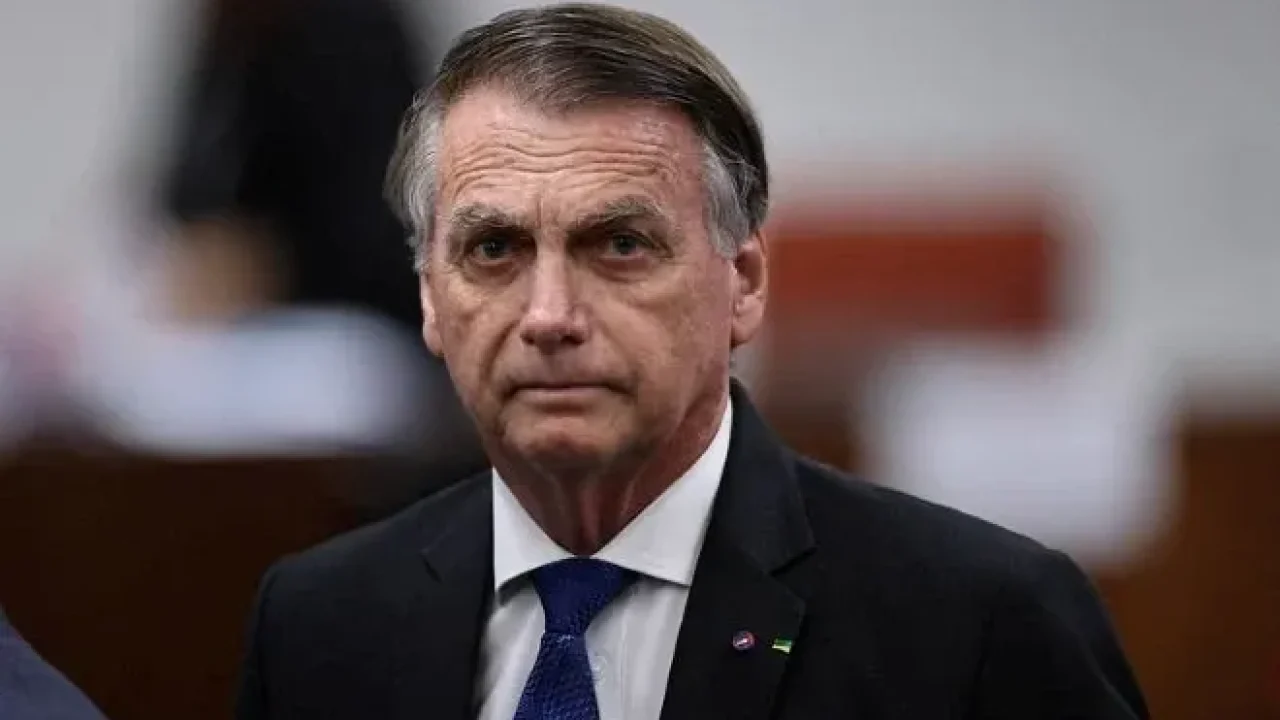 Justiça Federal suspende benefícios de Jair Bolsonaro
